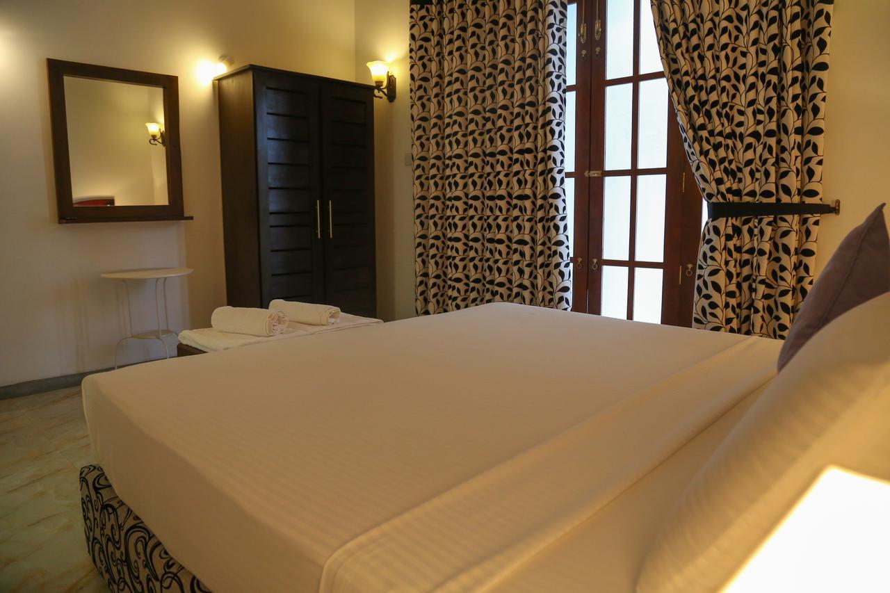 Sithi Villa Hikkaduwa Buitenkant foto